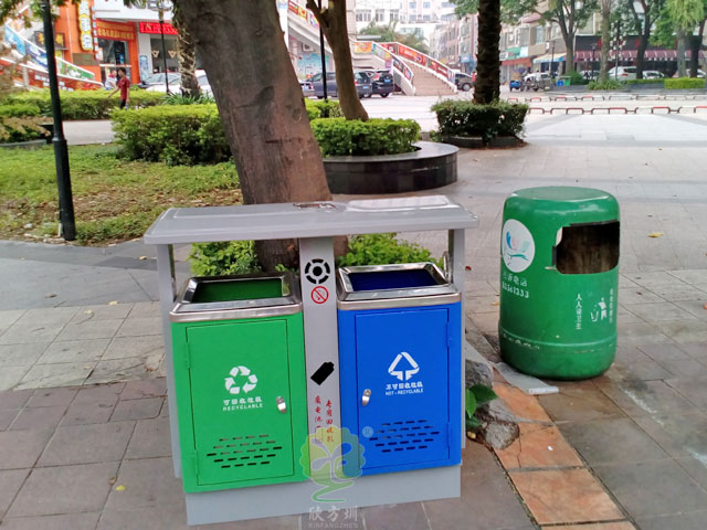 東莞蓮湖公園環(huán)保分類(lèi)戶外鐵垃圾桶美觀耐用