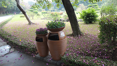  汕頭玻璃鋼花盆垃圾桶，點綴公園好環(huán)境。